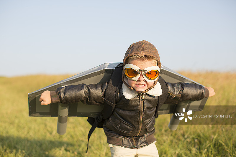 复古飞行员男孩图片素材