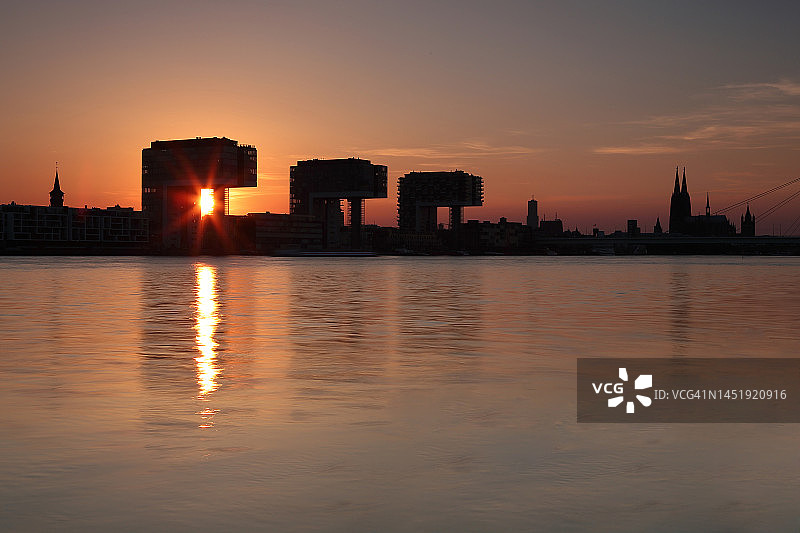 德国科隆天际线日落剪影图片素材