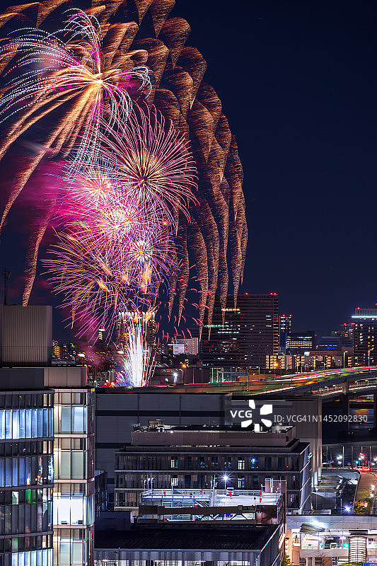 日本丰洲东京夜景烟花航拍图片素材