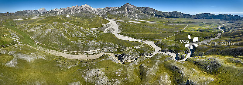 意大利阿布鲁佐国家公园的帝国田野图片素材