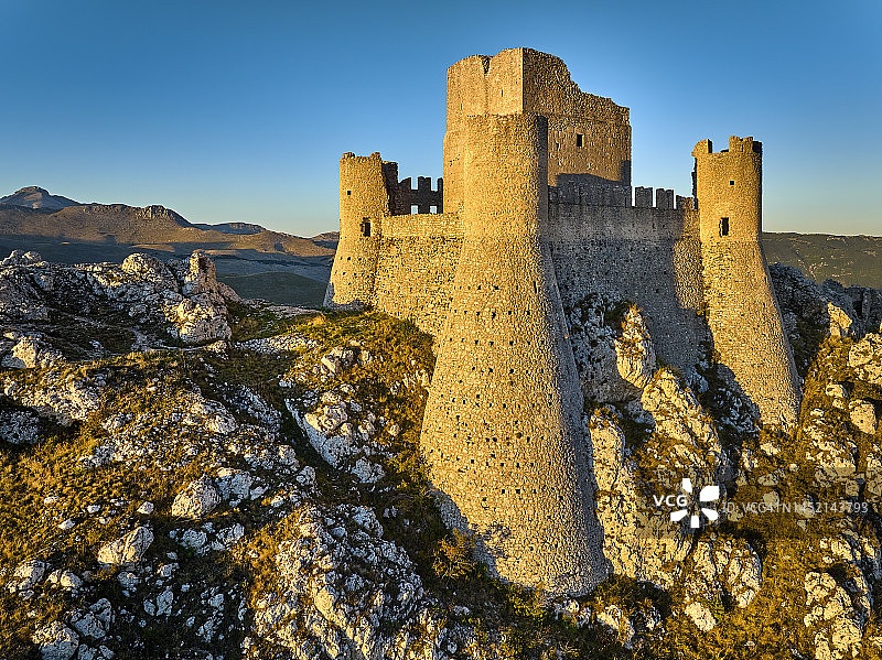 阿布鲁佐国家公园的罗卡卡拉肖图片素材
