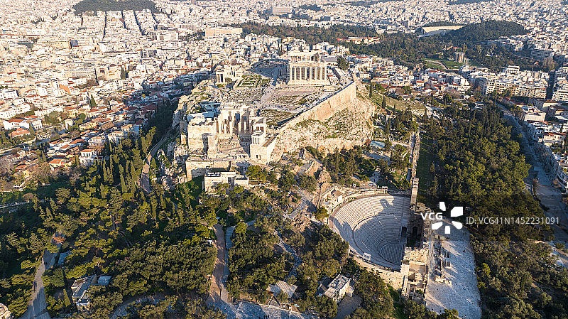 希腊雅典卫城和门楼鸟瞰照片图片素材
