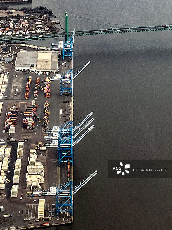 特拉华河畔费城港口图片素材