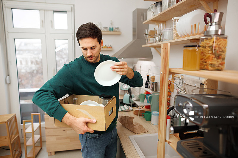 新公寓的最后润色图片素材