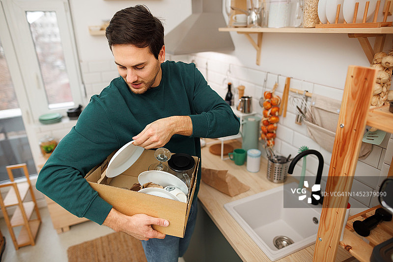 新公寓的最后润色图片素材