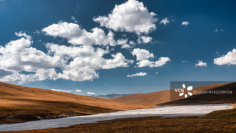 吉尔吉斯斯坦的高原图片素材