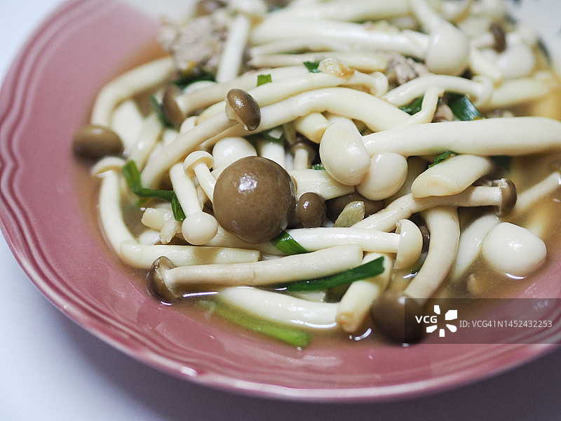 炒真姬菇图片素材