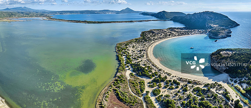 希腊伯罗奔尼撒墨西拿的Voidokilia海滩图片素材