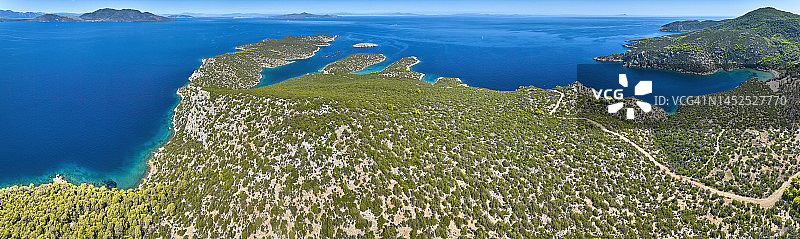 希腊波罗斯岛海岸线图片素材