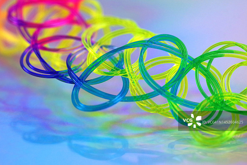 彩虹色编织橡胶绳图片素材