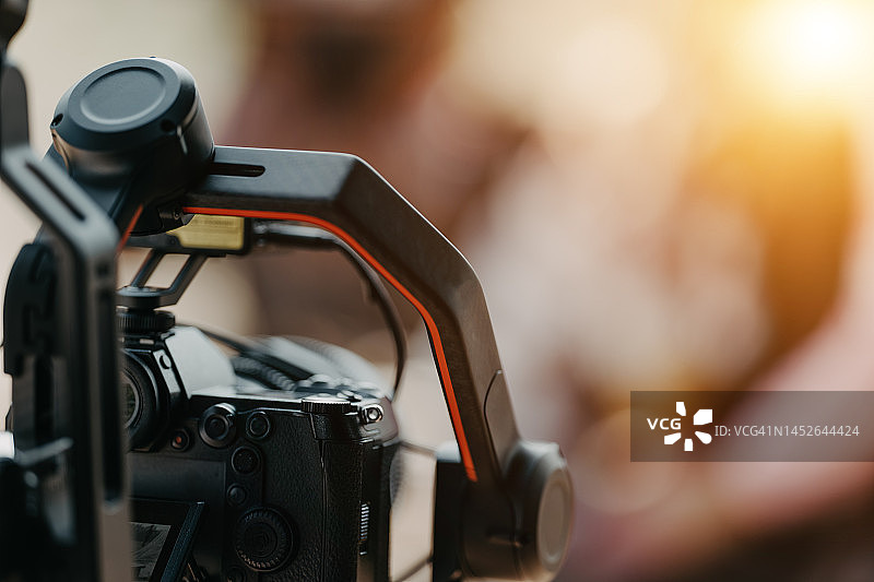 手持云台稳定器相机特写图片素材