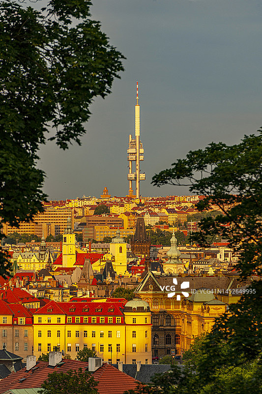 布拉格，日兹科夫电视塔图片素材