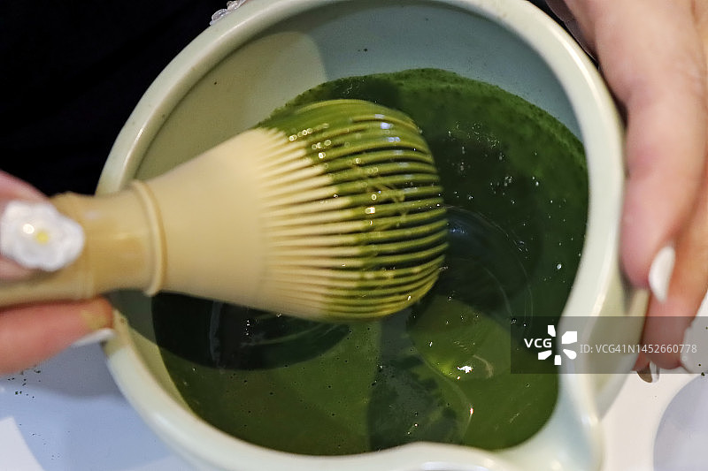 抹茶：女子手制抹茶图片素材