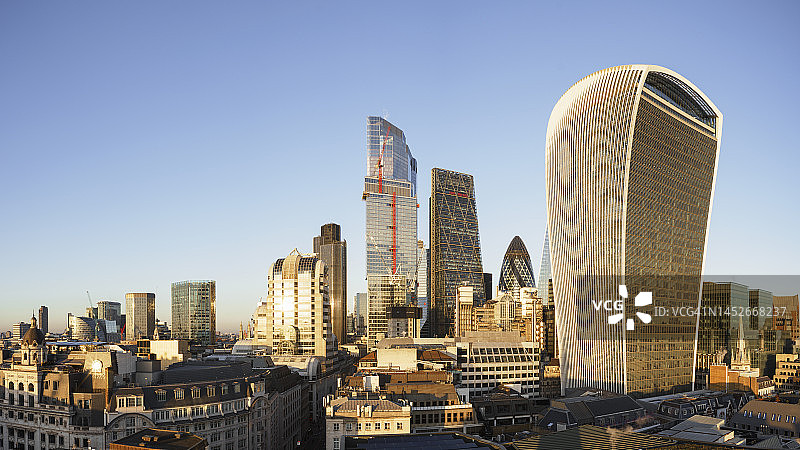 伦敦金融区日落时分的鸟瞰图图片素材