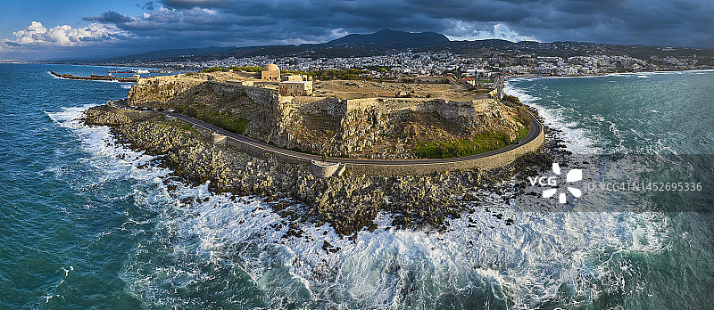 希腊克里特岛雷西姆农的威尼斯堡垒图片素材