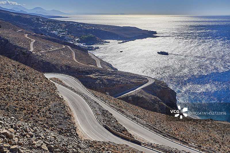 希腊克里特岛上的山路图片素材