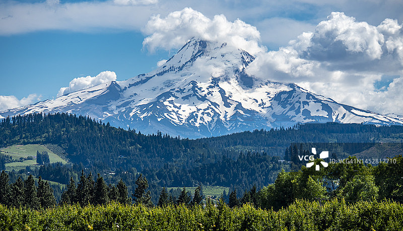 从胡德河眺望胡德山 (2)图片素材