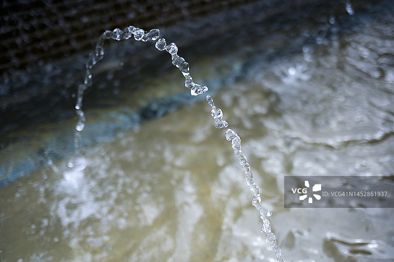 高速快门拍摄的喷泉图片素材