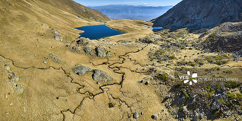 北马其顿沙尔山国家公园的黑湖图片素材
