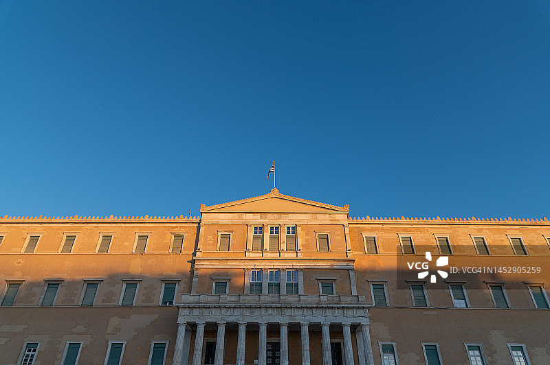 希腊雅典议会建筑立面日落图片素材