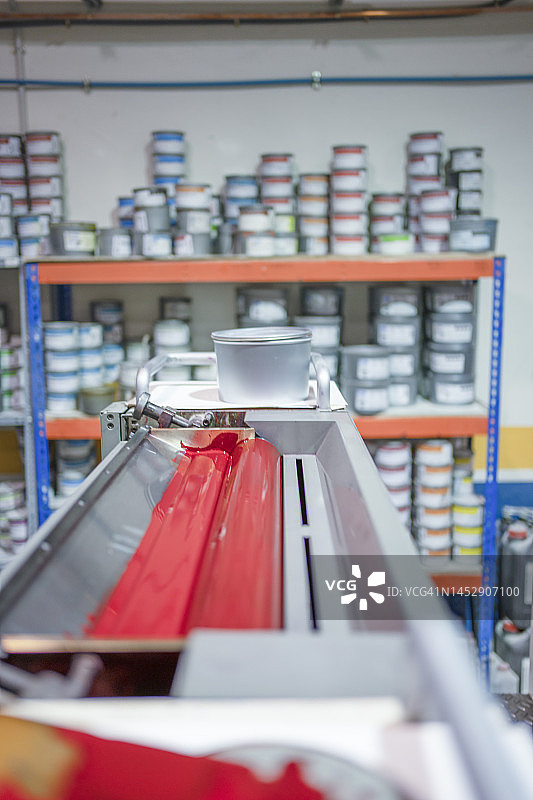 胶印机红色油墨滚筒图片素材