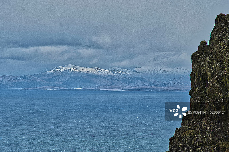 冬季群山对天景观图片素材