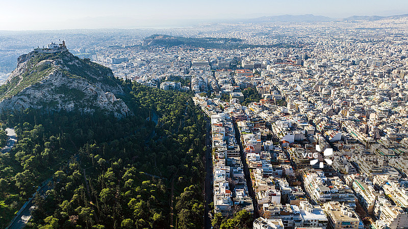 希腊雅典科隆纳基街区和利卡维托斯山航拍照片图片素材