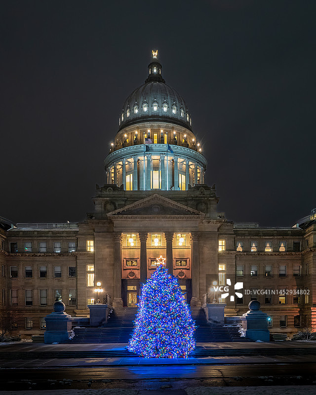 爱达荷州议会大厦的圣诞树图片素材