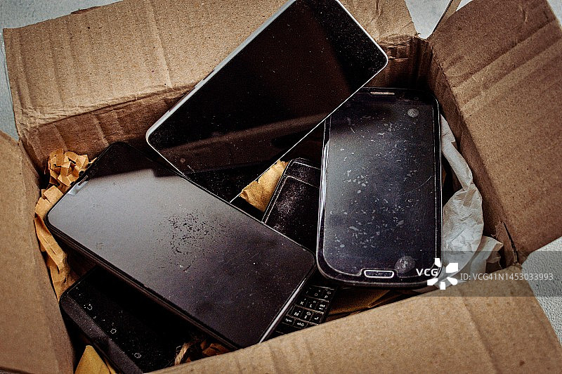 旧智能手机垃圾，废旧智能手机图片素材