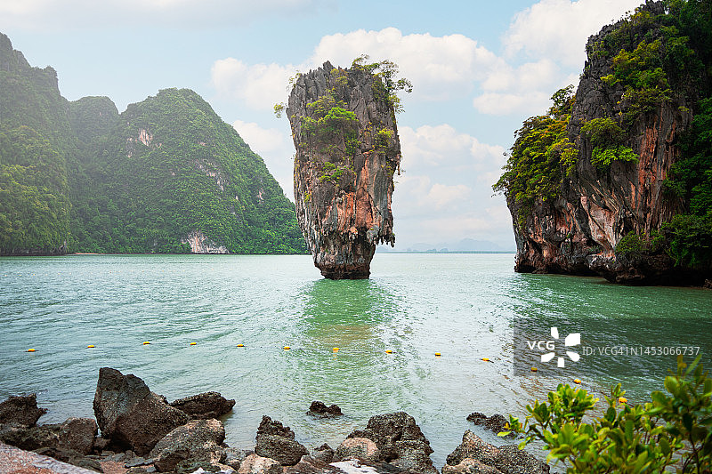 泰国普吉岛附近的詹姆斯邦德岛图片素材