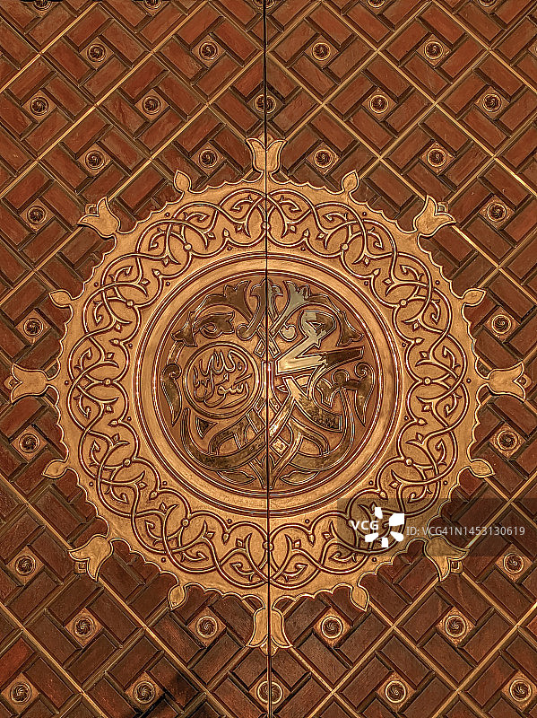 麦地那先知清真寺金色大门,又称纳巴威清真寺 | 金色拱门建筑设计 | Rawdah Rasool,Riyadh ul Jannah| 穆罕默德先知 | 沙特阿拉伯图片素材