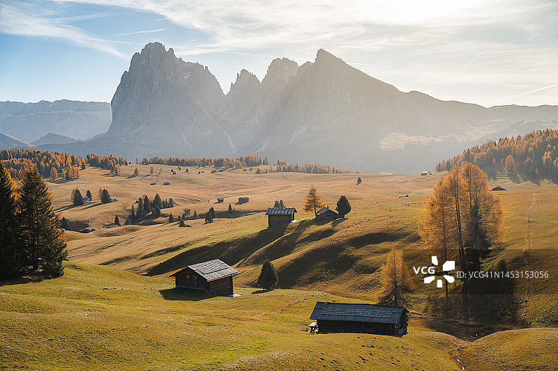 清晨的 Seiser Alm 风光图片素材