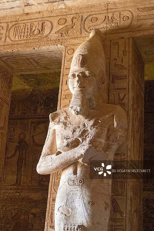 阿布辛贝神庙拉美西斯二世雕像图片素材