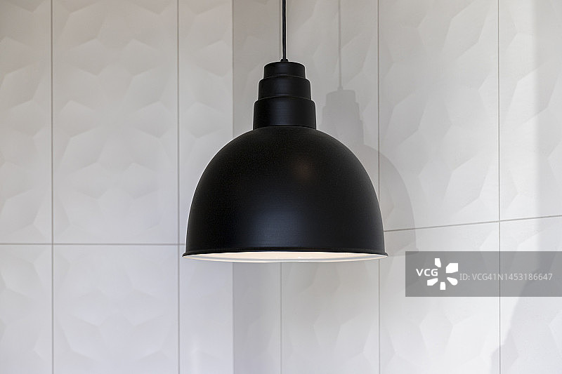 黑色现代台灯图片素材