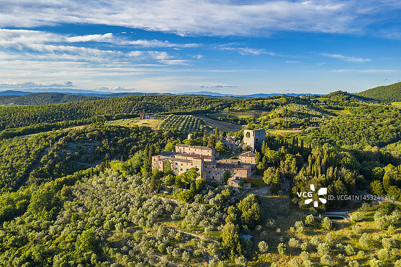 蒙塔尔奇诺，托斯卡纳，蒙特利弗雷无人机航拍图片素材