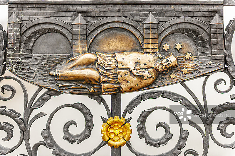 圣约翰·内波穆克雕像的查理大桥细节图片素材