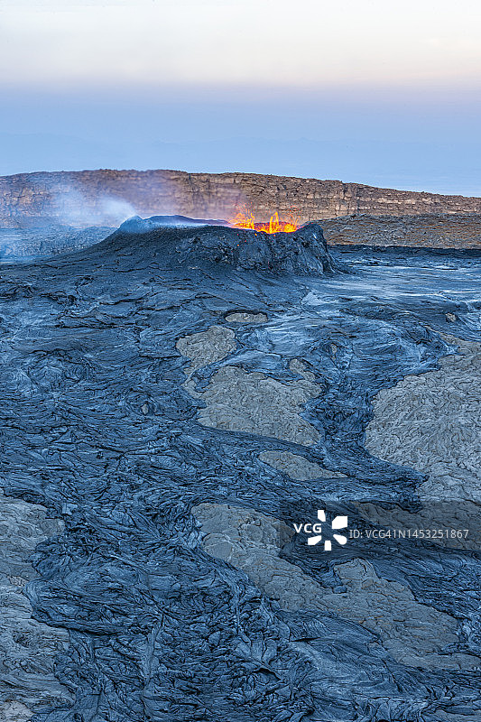 埃尔塔阿雷火山喷发图片素材