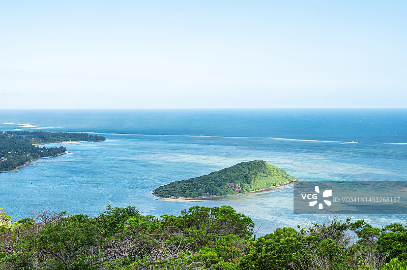 从毛里求斯莫纳山眺望贝尼蒂耶岛图片素材