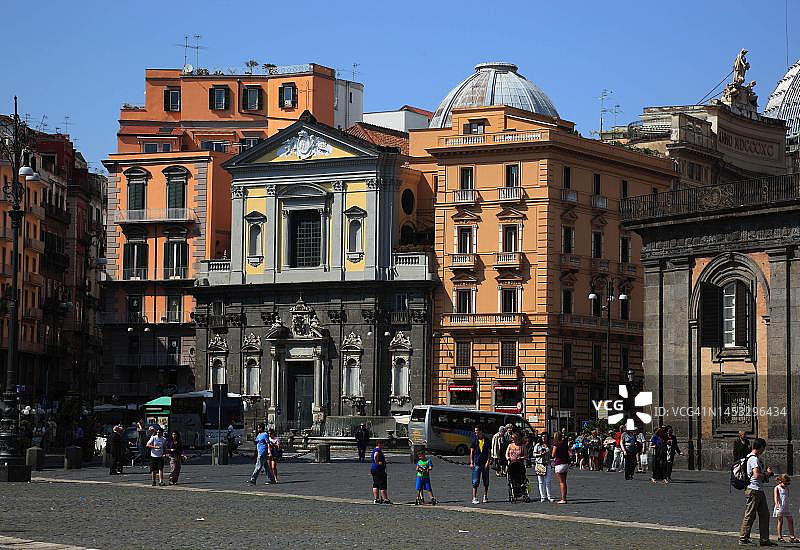 意大利那不勒斯普雷比席特广场（南侧）图片素材