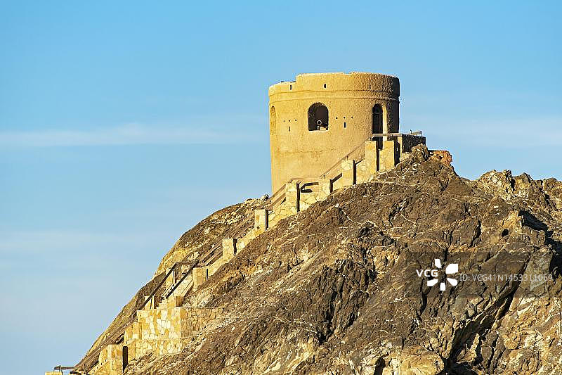阿曼马斯喀特里亚姆的旧瞭望塔图片素材