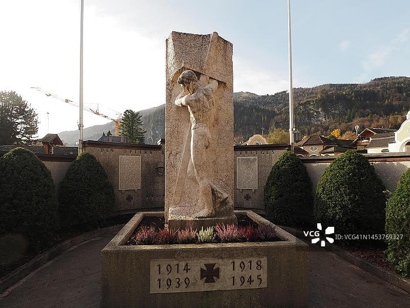 战争纪念碑，圣吉尔根沃尔夫冈湖，奥地利萨尔茨堡省图片素材