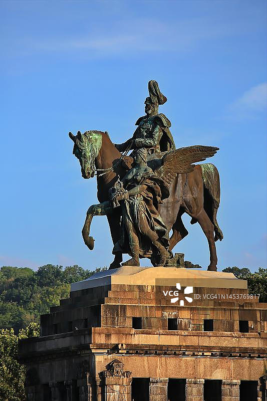 德国角：莱茵河与摩泽尔河交汇处，威廉皇帝纪念碑，科布伦茨，莱茵兰-普法尔茨，德国图片素材
