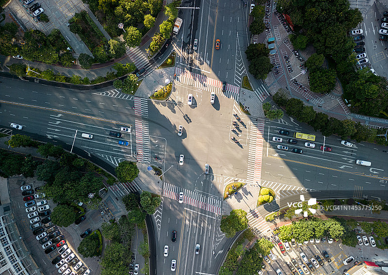俯瞰城市十字路口的光效图片素材