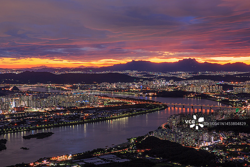 南杨州冶蓬山夜景，京畿道图片素材