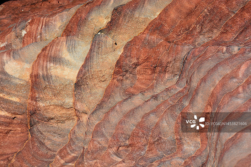 约旦佩特拉的彩色岩石图片素材