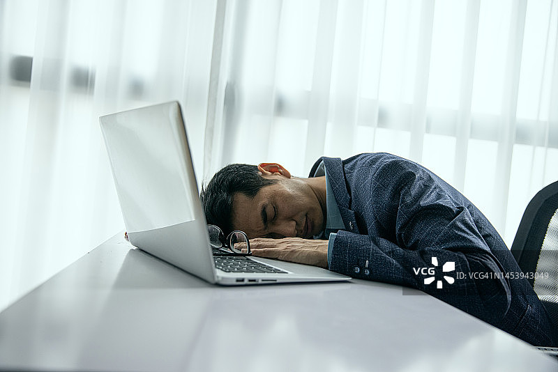 累的商人图片素材