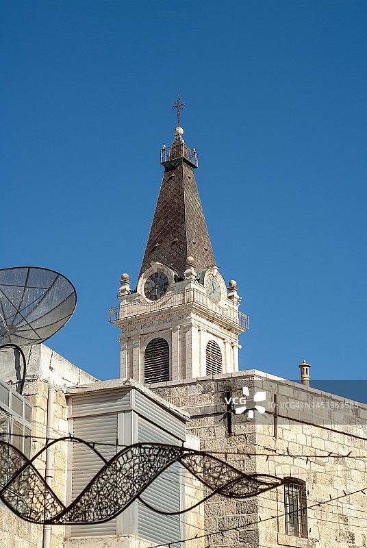耶路撒冷老城救世主修道院钟楼的圣诞装饰（东耶路撒冷，巴勒斯坦）图片素材