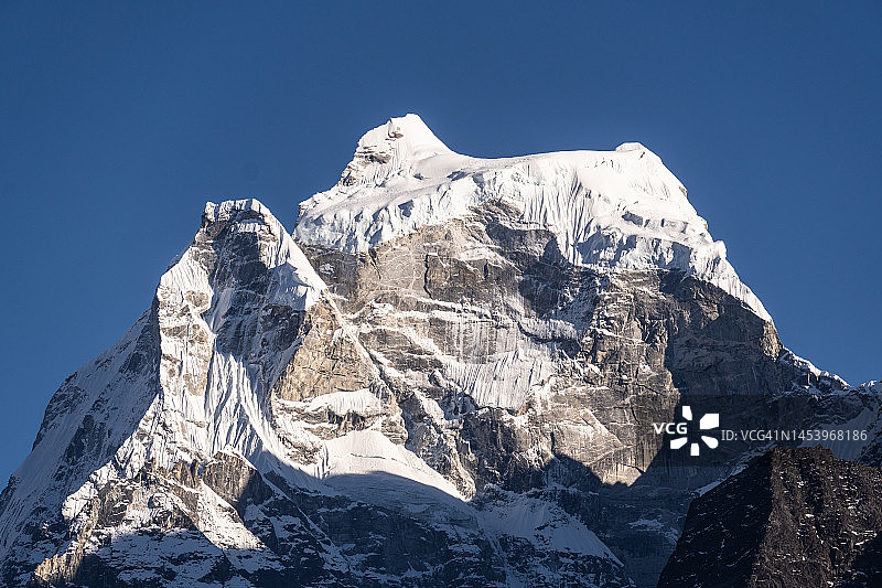尼泊尔喜马拉雅山的康泰加峰图片素材