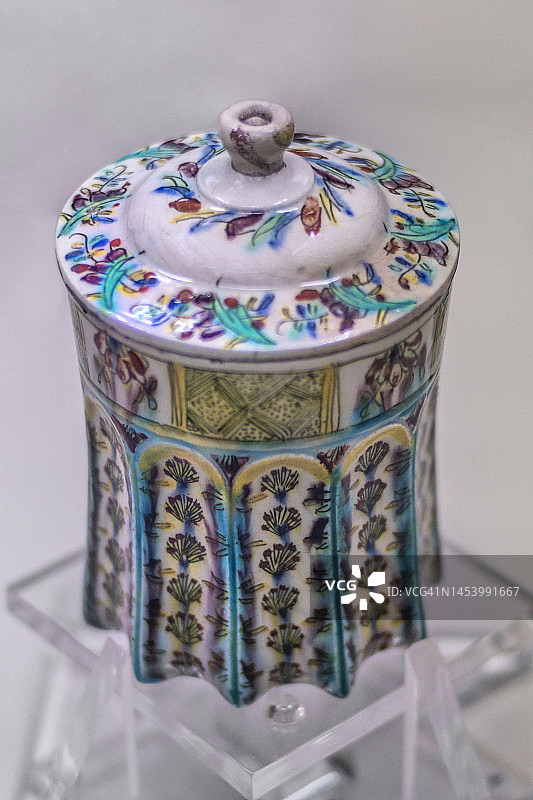 土耳其伊斯坦布尔带盖子的杯子图片素材