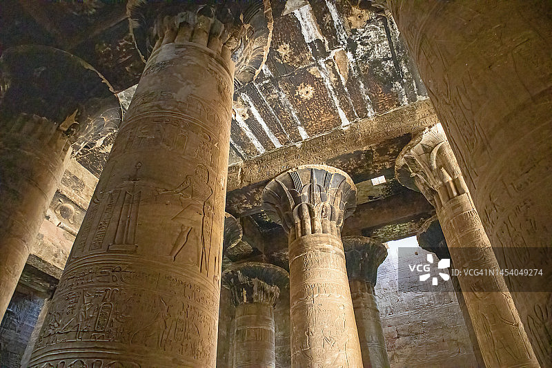 埃德富荷鲁斯神庙的柱子图片素材